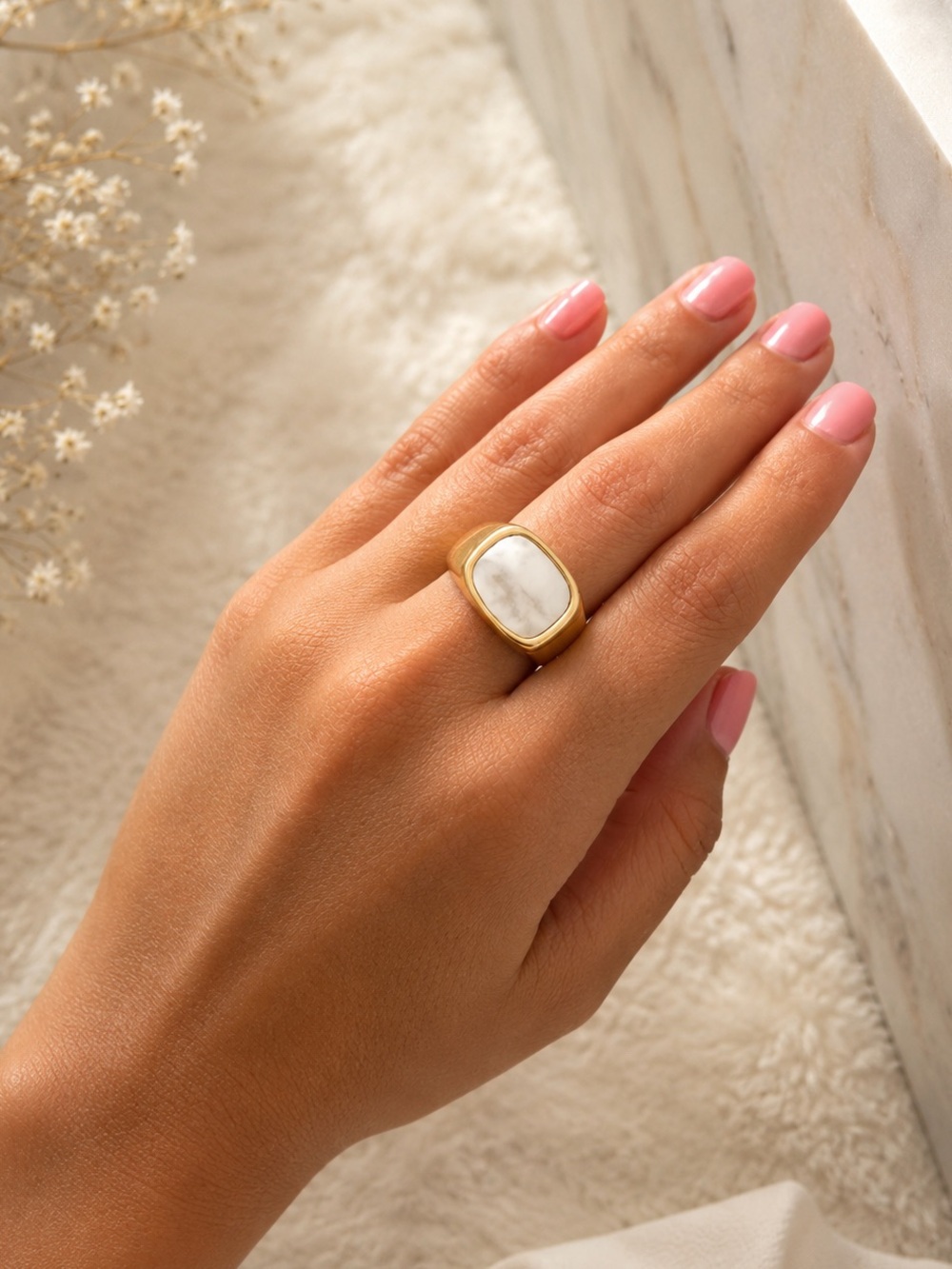 Mother of Pearl 14K solid gold Ring - Women’s Fashion Ring